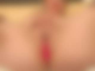 Live cam show with ErickaLee - Bedroom on live18s.com