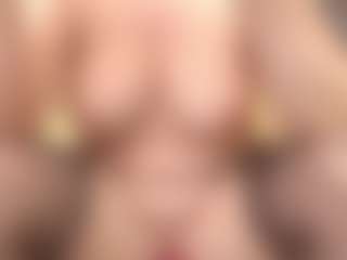 ErickaLee MILF webcam performer live streaming