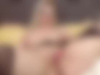 ErickaLee's Live Sex Cam Show
