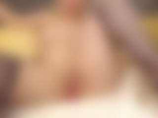 ErickaLee MILF webcam performer live streaming