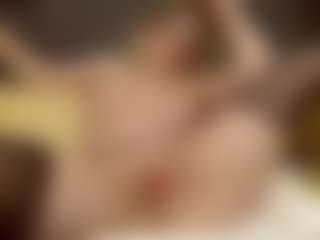 ErickaLee MILF webcam performer live streaming