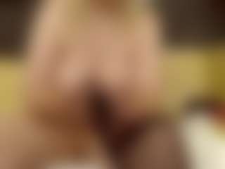 ErickaLee MILF webcam performer live streaming