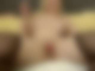 Live cam show with ErickaLee - Bedroom on crypto-cams