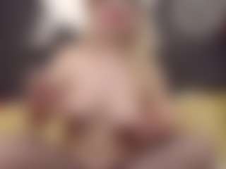 Live cam show with ErickaLee - Brown Eyes Blonde Hair on Camsoda
