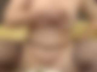 Live cam show with ErickaLee - Blonde Hair on TeamSkeetLive