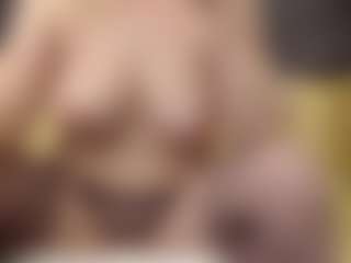 ErickaLee MILF webcam performer live streaming