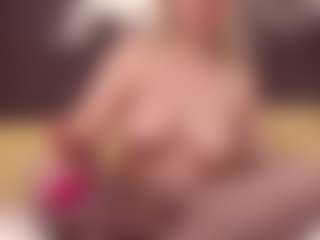 ErickaLee's Live Sex Cam Show