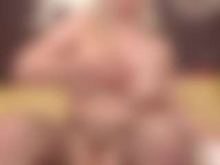 ErickaLee's Live Sex Cam Show