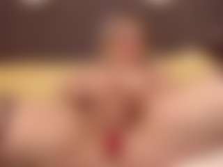 Live cam show with ErickaLee - Blonde Hair on Hubzter Live