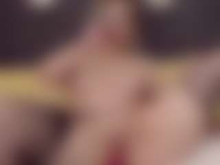 Live cam show with ErickaLee - Blonde Hair Curvy on Camiplay Live