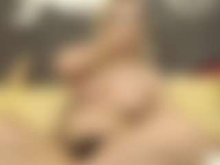 Live cam show with ErickaLee - Bedroom on Mixed Magazine Live
