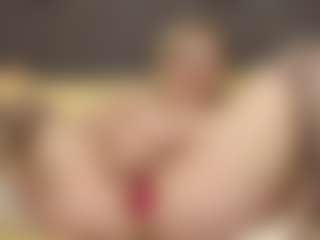 Live cam show with ErickaLee - Bedroom MILF on live.xbliss.ai
