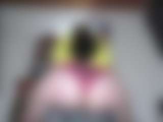 squiirtmachine MILF webcam performer live streaming