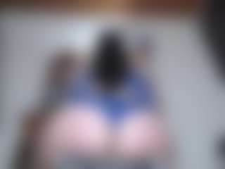 squiirtmachine MILF webcam performer live streaming