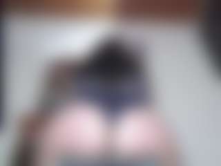 squiirtmachine MILF webcam performer live streaming