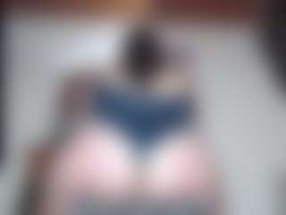 squiirtmachine MILF webcam performer live streaming