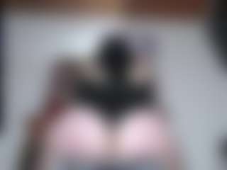 Live cam show with squiirtmachine - Public MILF on Dolls Live