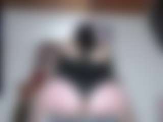 squiirtmachine MILF webcam performer live streaming