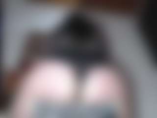squiirtmachine MILF webcam performer live streaming