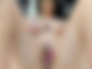 Live cam show with Maryelle - Shaved Pussy on liverealitysex.com