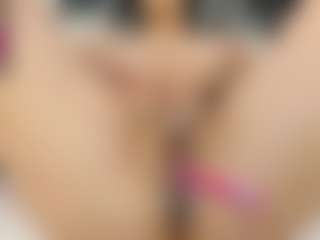 Live cam show with Maryelle - Latina MILF on Stripli.com