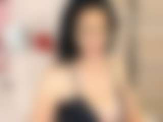 Live cam show with Maryelle - Athletic MILF on CamSextacy