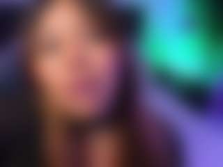 Live cam show with Mollywhite - Shaved Pussy on Cam Slut