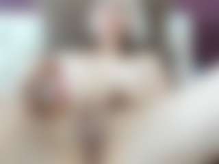 Live cam show with katlea - Average on Camsoda