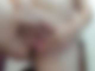 Live cam show with katlea - Period on Milfs Live
