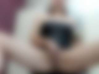 katlea MILF webcam performer live streaming