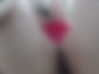 Live cam show with Ammy - Mature on live18s.com