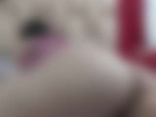 Live cam show with Ammy - Mature on Camming Site