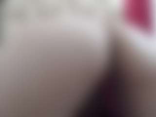 Ammy MILF webcam performer live streaming
