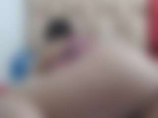 Ammy MILF webcam performer live streaming