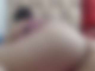 Live cam show with Ammy - Bedroom on xxxlivecams.org