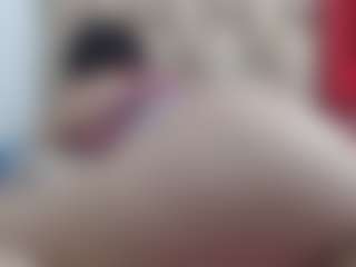 Ammy MILF webcam performer live streaming