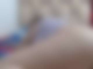 Ammy MILF webcam performer live streaming