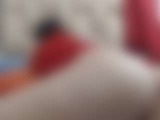 Live cam show with Ammy - BBW Mature on StripNow