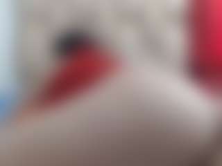 Ammy MILF webcam performer live streaming