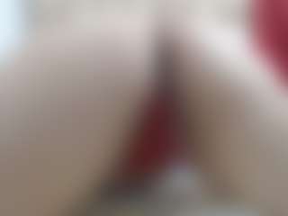 Ammy MILF webcam performer live streaming
