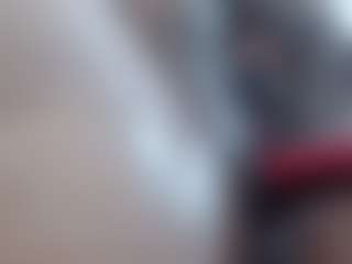 Live cam show with Ammy - Bedroom MILF on xxxlivecams.org