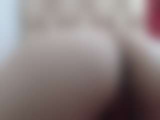Ammy MILF webcam performer live streaming