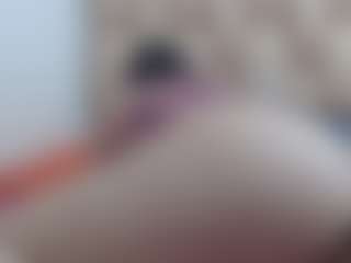 Ammy MILF webcam performer live streaming