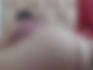 Live cam show with Ammy - Mature on Camsoda