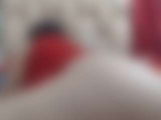 Live cam show with Ammy - Curvy MILF on Camsoda