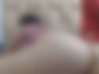 Ammy MILF webcam performer live streaming