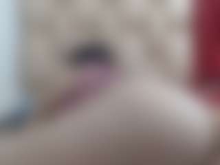 Ammy MILF webcam performer live streaming