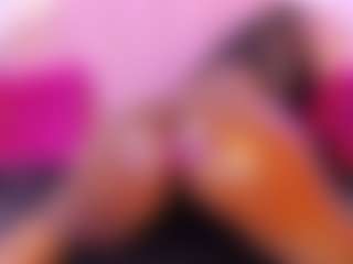 Live cam show with daiaashanti - Bedroom Curvy on Camsoda