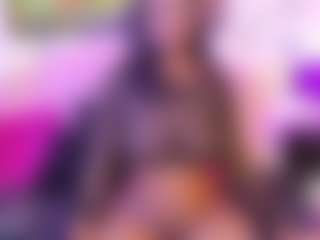 Live cam show with daiaashanti - Oil on Camsoda
