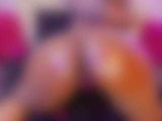 Live cam show with daiaashanti - Curvy Teen (18+) on LiveSexCams6